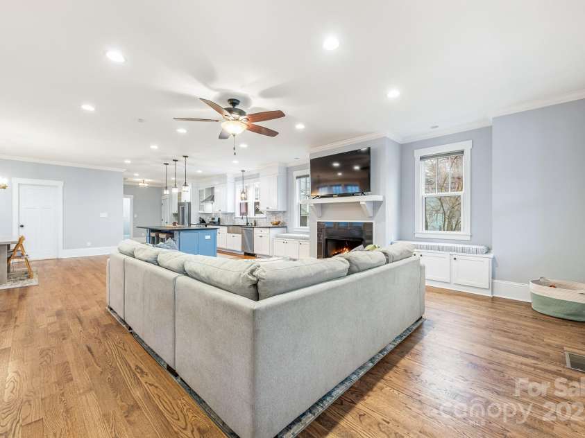 331 Solomon Street, Charlotte, NC 28216.  MLS# CAR4222767, YatesRealty ID 8326. 