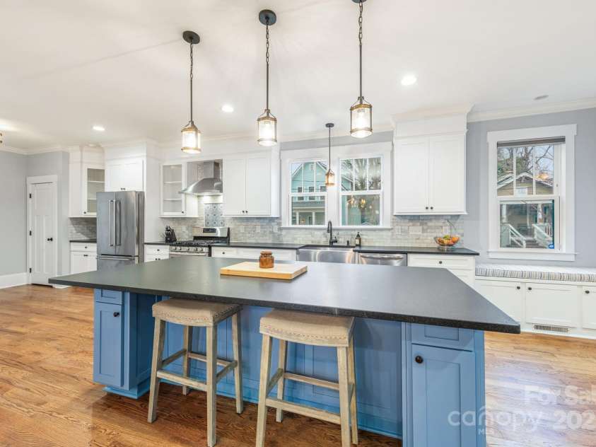 331 Solomon Street, Charlotte, NC 28216.  MLS# CAR4222767, YatesRealty ID 8326. 