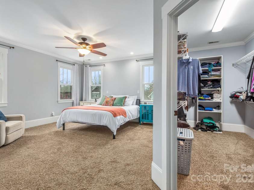 331 Solomon Street, Charlotte, NC 28216.  MLS# CAR4222767, YatesRealty ID 8326. 