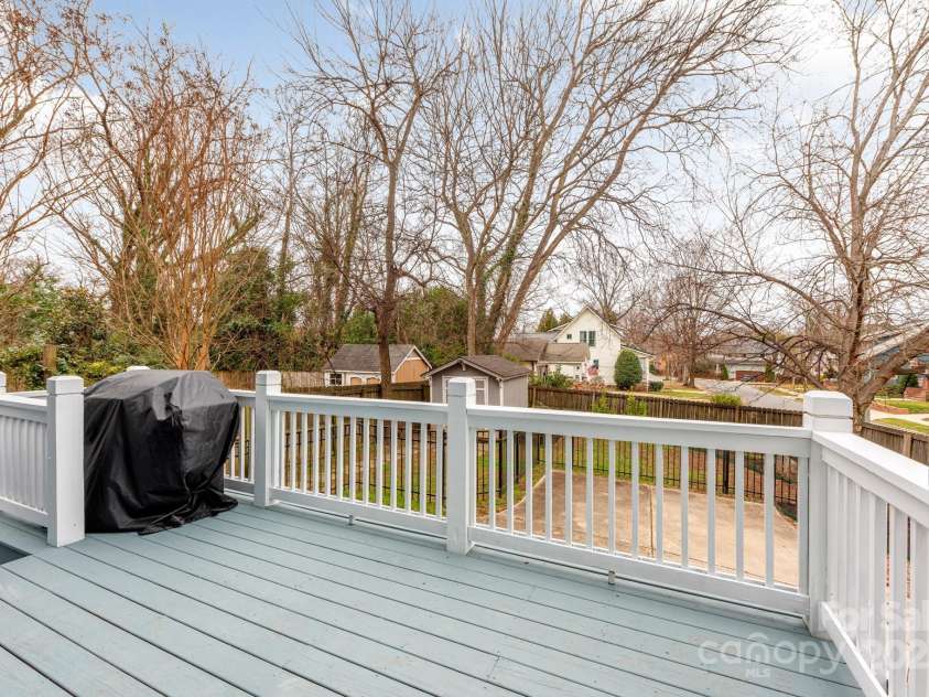 331 Solomon Street, Charlotte, NC 28216.  MLS# CAR4222767, YatesRealty ID 8326. 