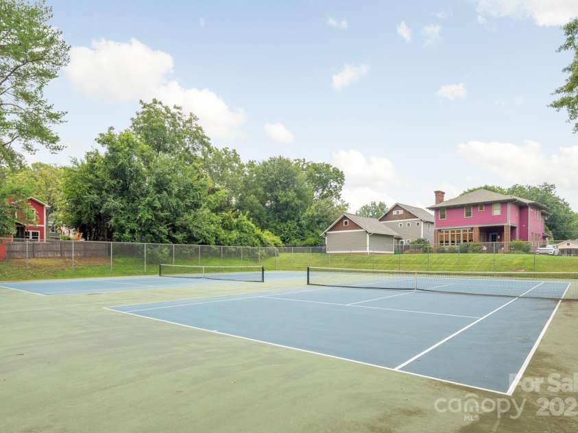 331 Solomon Street, Charlotte, NC 28216.  MLS# CAR4222767, YatesRealty ID 8326. 