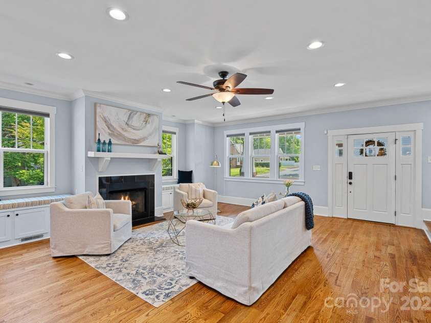 331 Solomon Street, Charlotte, NC 28216.  MLS# CAR4294000, YatesRealty ID 8326. 