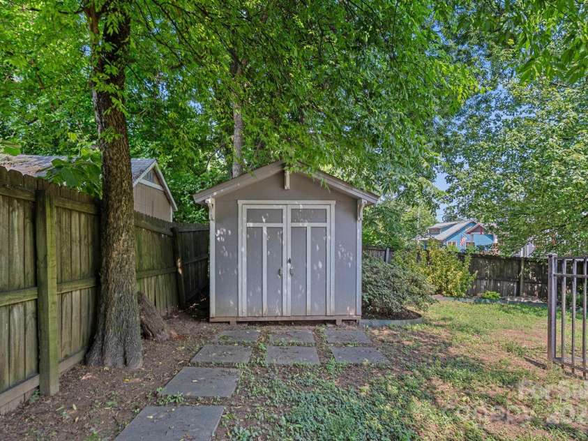 331 Solomon Street, Charlotte, NC 28216.  MLS# CAR4294000, YatesRealty ID 8326. 