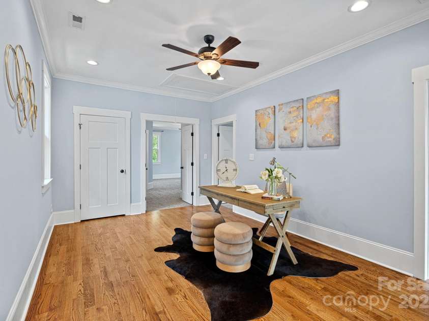 331 Solomon Street, Charlotte, NC 28216.  MLS# CAR4294000, YatesRealty ID 8326. Loft