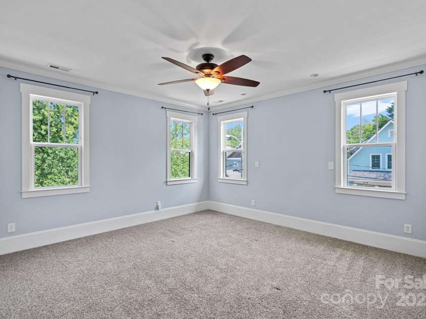 331 Solomon Street, Charlotte, NC 28216.  MLS# CAR4294000, YatesRealty ID 8326. Primary Bedroom