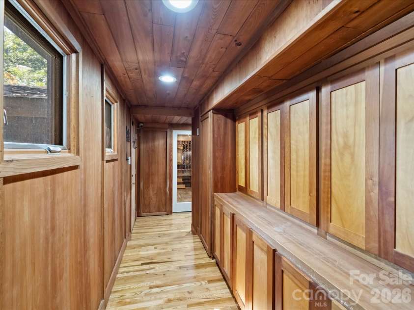 5624 Glenkirk Road, Charlotte, NC 28210.  MLS# CAR4311190, YatesRealty ID 8329. 