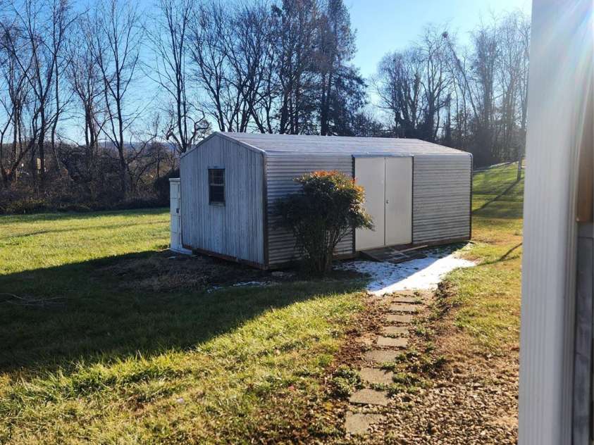 271 Stradley Mountain Road, Asheville, NC 28806.  MLS# CAR4213787, YatesRealty ID 833. 