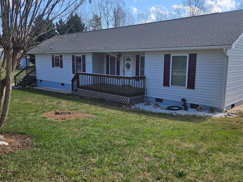 271 Stradley Mountain Road, Asheville, NC 28806.  MLS# CAR4213787, YatesRealty ID 833. 