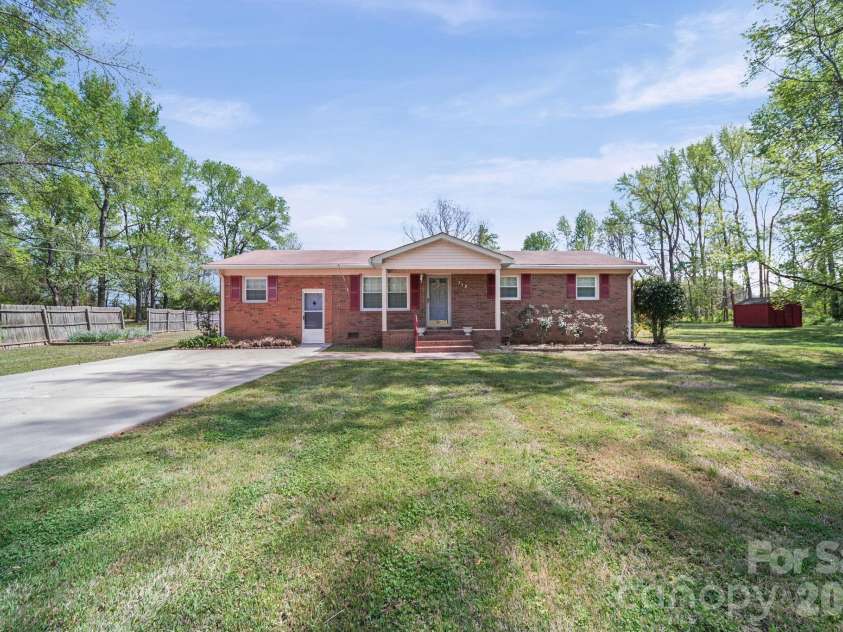 712 Worthwood Circle, Monroe, NC 28112.  MLS# CAR4365138, YatesRealty ID 8330. 