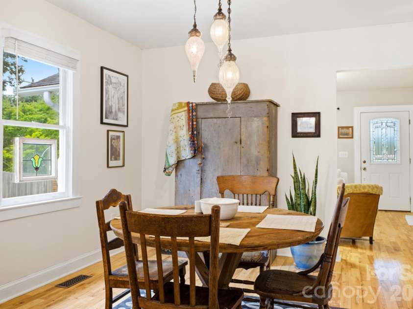 1207 Willow Road, Hendersonville, NC 28739.  MLS# CAR4405569, YatesRealty ID 8331. Dining room