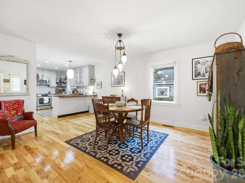 1207 Willow Road, Hendersonville, NC 28739.  MLS# CAR4405569, YatesRealty ID 8331. DR 4