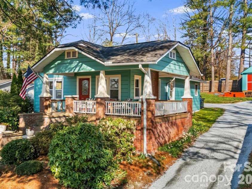 1207 Willow Road, Hendersonville, NC 28739.  MLS# CAR4405569, YatesRealty ID 8331. Front View