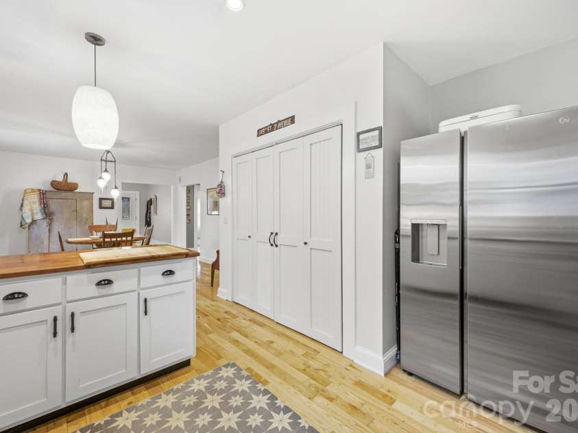 1207 Willow Road, Hendersonville, NC 28739.  MLS# CAR4405569, YatesRealty ID 8331. Kitchen 2