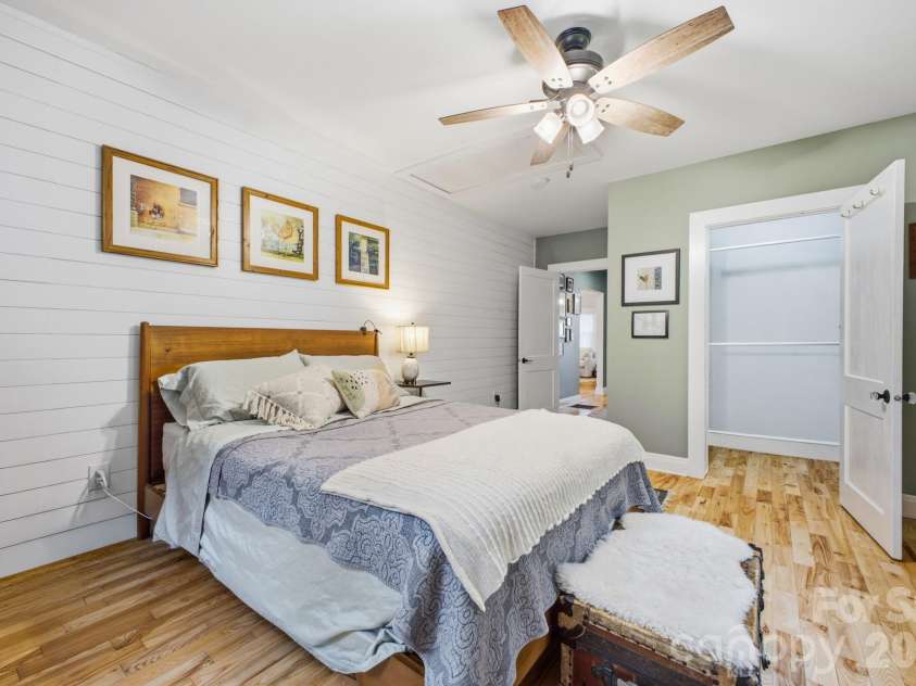 1207 Willow Road, Hendersonville, NC 28739.  MLS# CAR4405569, YatesRealty ID 8331. MBR 3