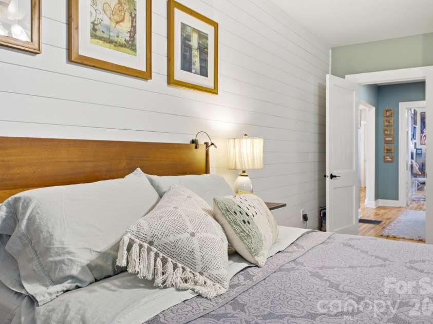 1207 Willow Road, Hendersonville, NC 28739.  MLS# CAR4405569, YatesRealty ID 8331. MBR