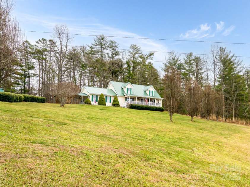 15 Vision Hill Drive, Weaverville, NC 28787.  MLS# CAR4231422, YatesRealty ID 8332. 