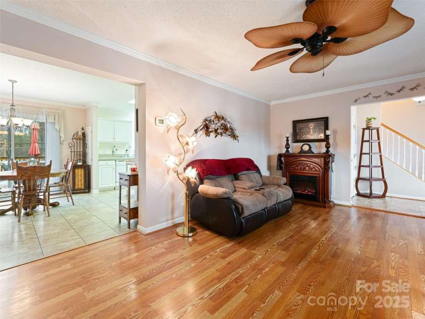 15 Vision Hill Drive, Weaverville, NC 28787.  MLS# CAR4231422, YatesRealty ID 8332. 