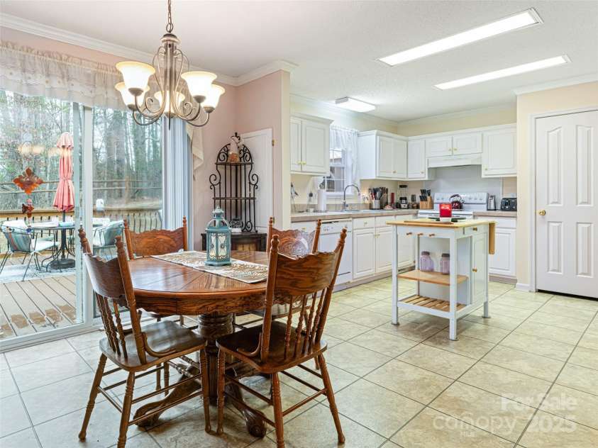 15 Vision Hill Drive, Weaverville, NC 28787.  MLS# CAR4231422, YatesRealty ID 8332. 