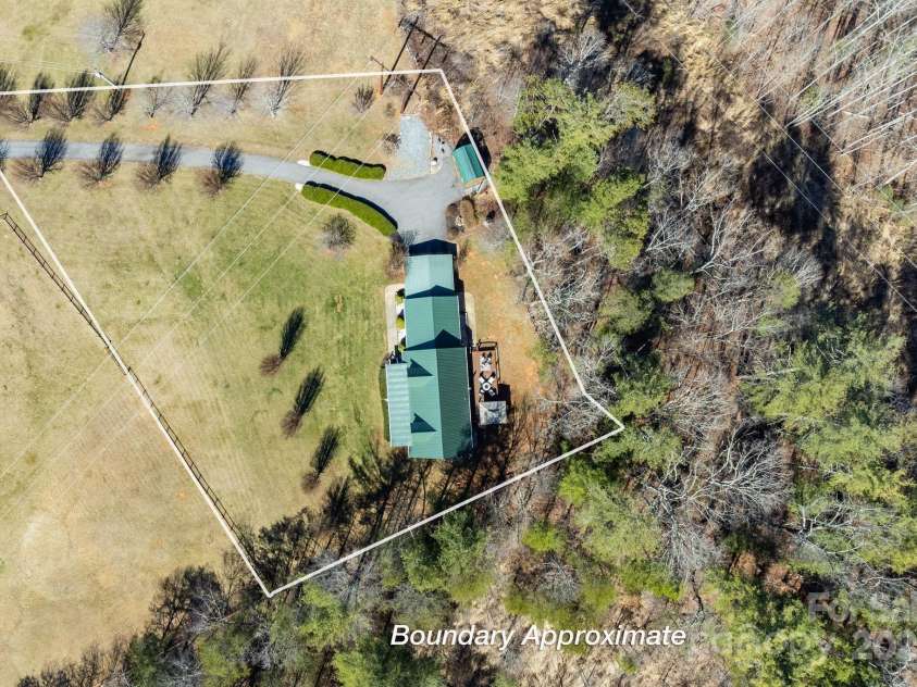 15 Vision Hill Drive, Weaverville, NC 28787.  MLS# CAR4231422, YatesRealty ID 8332. 