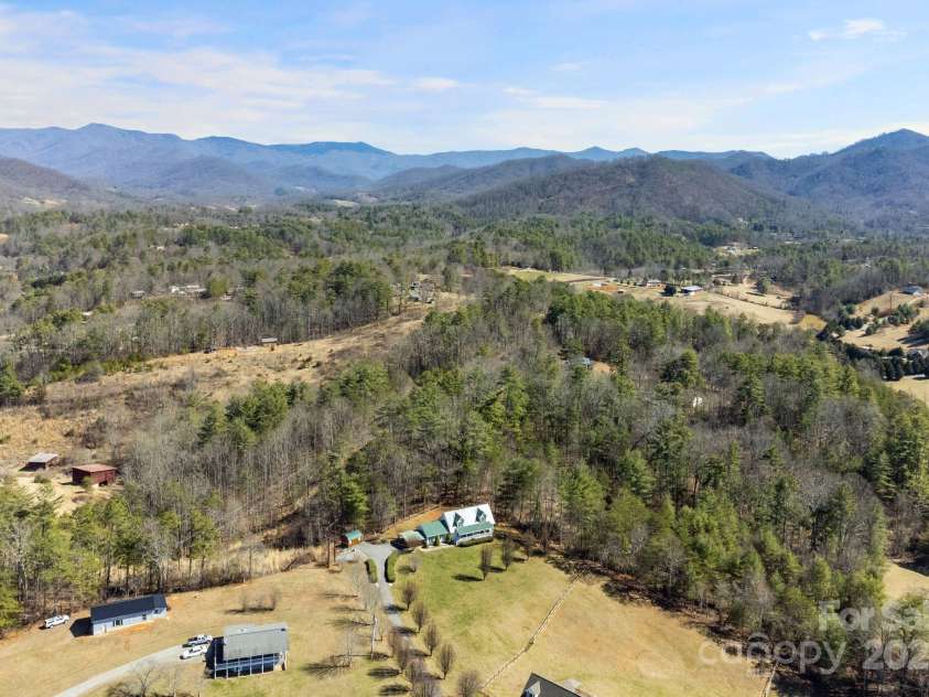 15 Vision Hill Drive, Weaverville, NC 28787.  MLS# CAR4231422, YatesRealty ID 8332. 