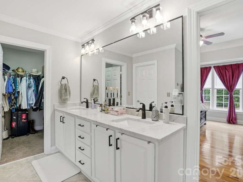 3304 Taviston Drive, Waxhaw, NC 28173.  MLS# CAR4335355, YatesRealty ID 8333. 