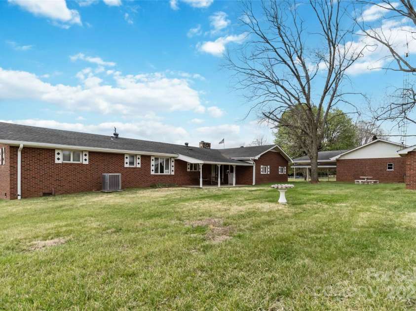 5643 Twinkle Drive, Concord, NC 28025.  MLS# CAR4234733, YatesRealty ID 8334. 