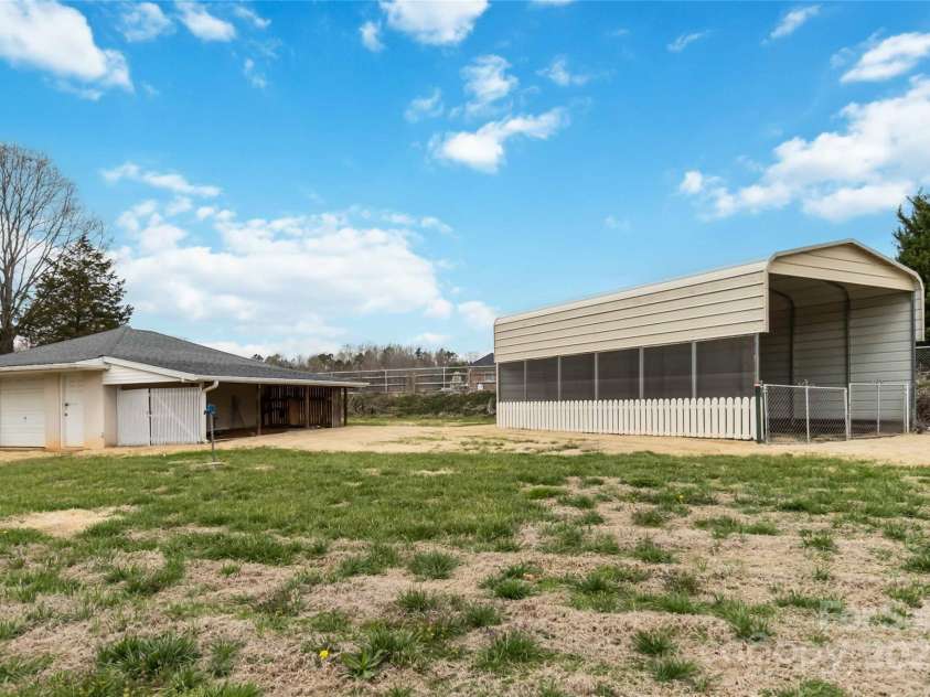 5643 Twinkle Drive, Concord, NC 28025.  MLS# CAR4234733, YatesRealty ID 8334. 