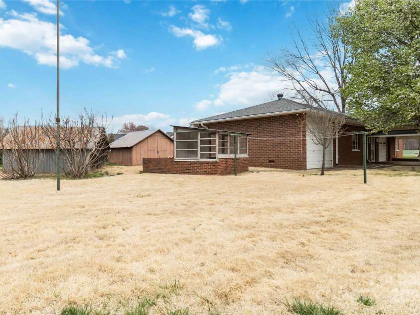 5643 Twinkle Drive, Concord, NC 28025.  MLS# CAR4234733, YatesRealty ID 8334. 