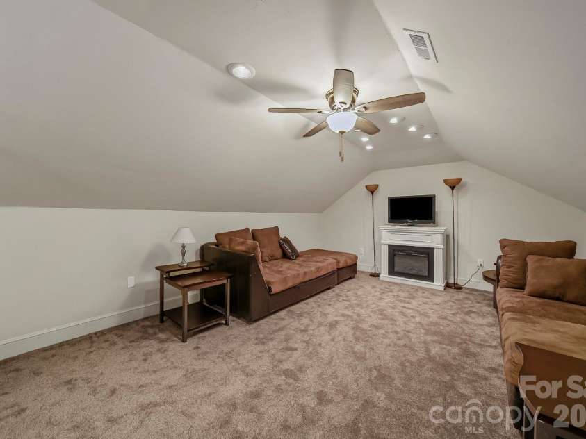 6116 Corkstone Drive, Mint Hill, NC 28227.  MLS# CAR4343873, YatesRealty ID 8334. Third Floor Bonus/Flex Room