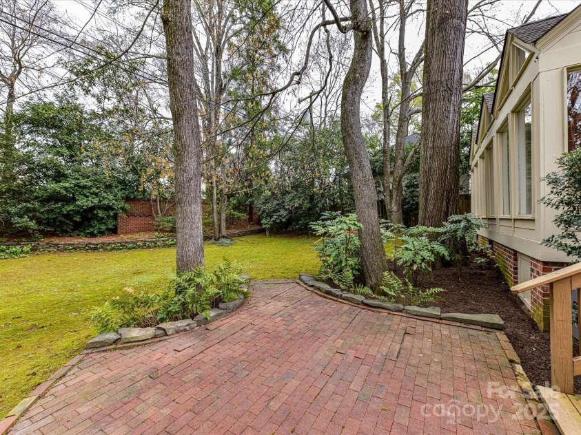 2411 Calais Place, Charlotte, NC 28211.  MLS# CAR4231832, YatesRealty ID 8335. Back yard oasis