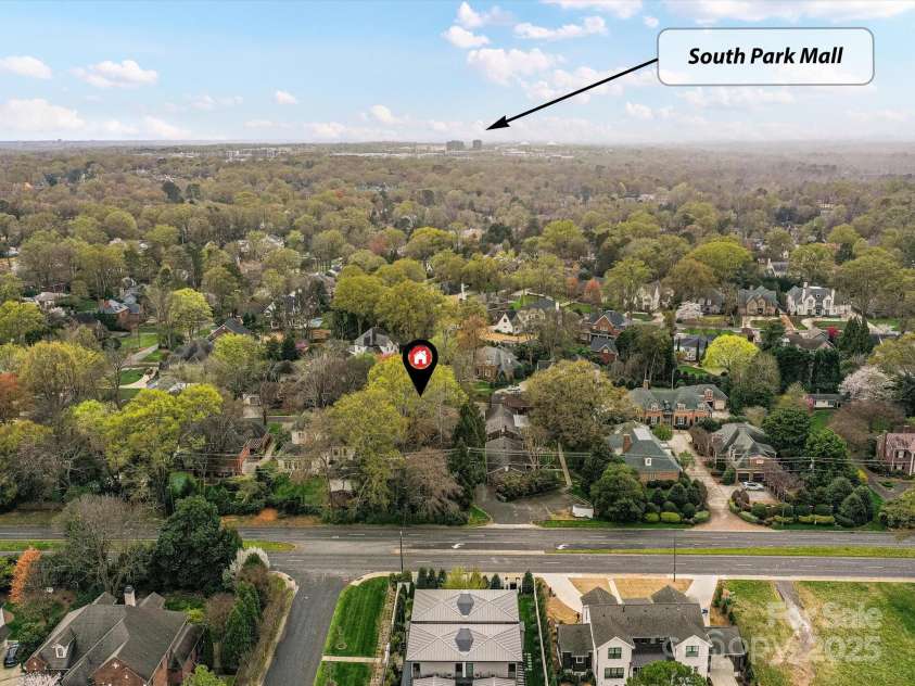 2411 Calais Place, Charlotte, NC 28211.  MLS# CAR4231832, YatesRealty ID 8335. Close to SouthPark