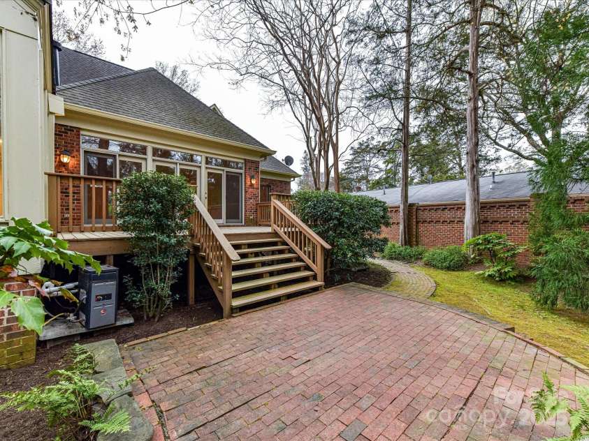 2411 Calais Place, Charlotte, NC 28211.  MLS# CAR4231832, YatesRealty ID 8335. Deck