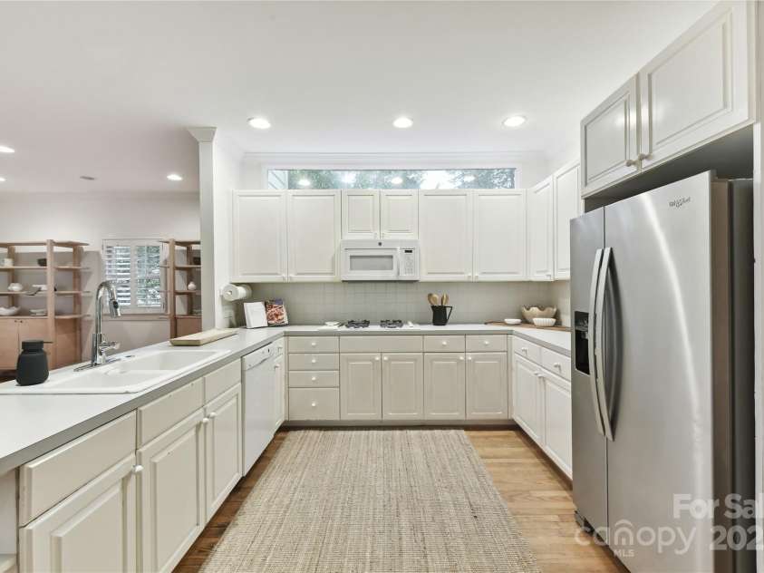 2411 Calais Place, Charlotte, NC 28211.  MLS# CAR4231832, YatesRealty ID 8335. Lots of cabinets