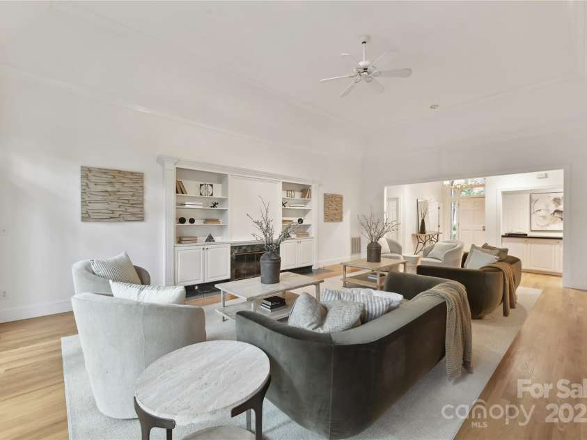 2411 Calais Place, Charlotte, NC 28211.  MLS# CAR4231832, YatesRealty ID 8335. Lots of space