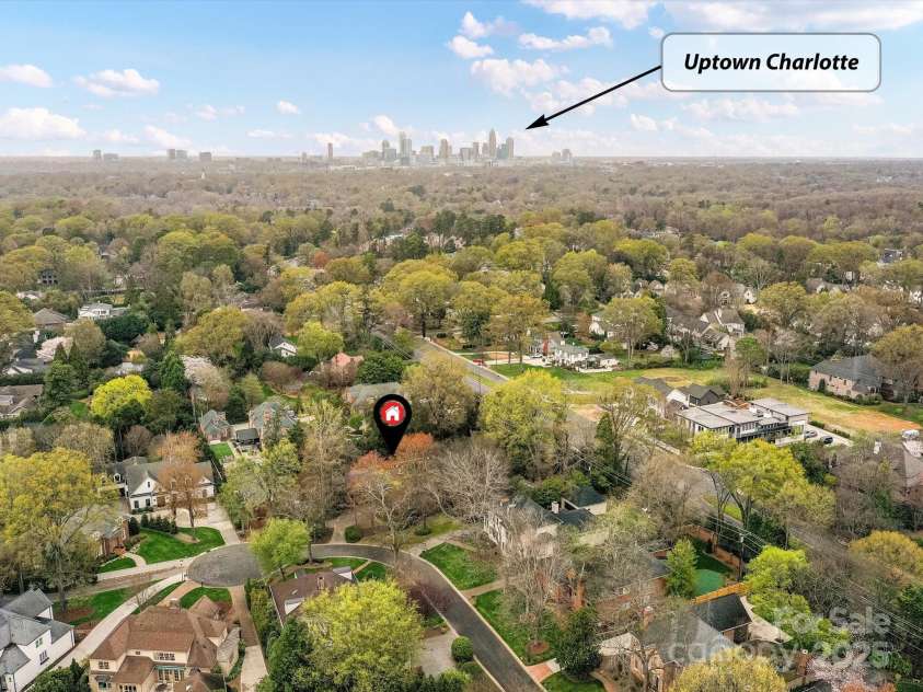 2411 Calais Place, Charlotte, NC 28211.  MLS# CAR4231832, YatesRealty ID 8335. Mintues from Uptown