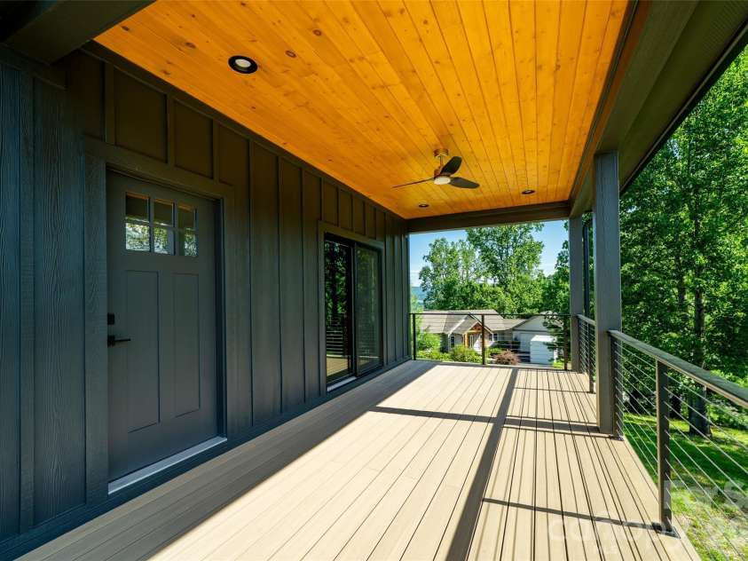 253 Eagles Eye Drive, Hendersonville, NC 28792.  MLS# CAR4359897, YatesRealty ID 8335. 