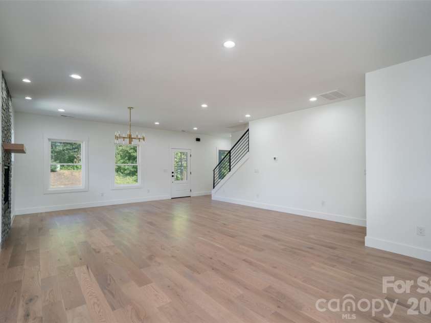 253 Eagles Eye Drive, Hendersonville, NC 28792.  MLS# CAR4359897, YatesRealty ID 8335. 