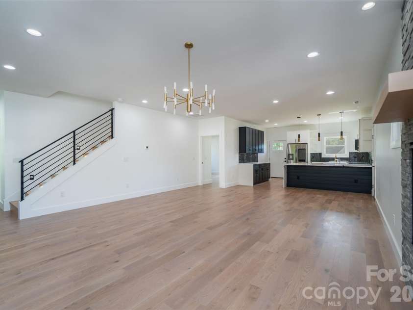 253 Eagles Eye Drive, Hendersonville, NC 28792.  MLS# CAR4359897, YatesRealty ID 8335. 