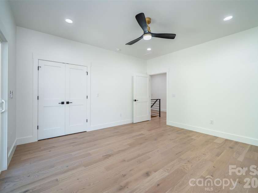 253 Eagles Eye Drive, Hendersonville, NC 28792.  MLS# CAR4359897, YatesRealty ID 8335. 
