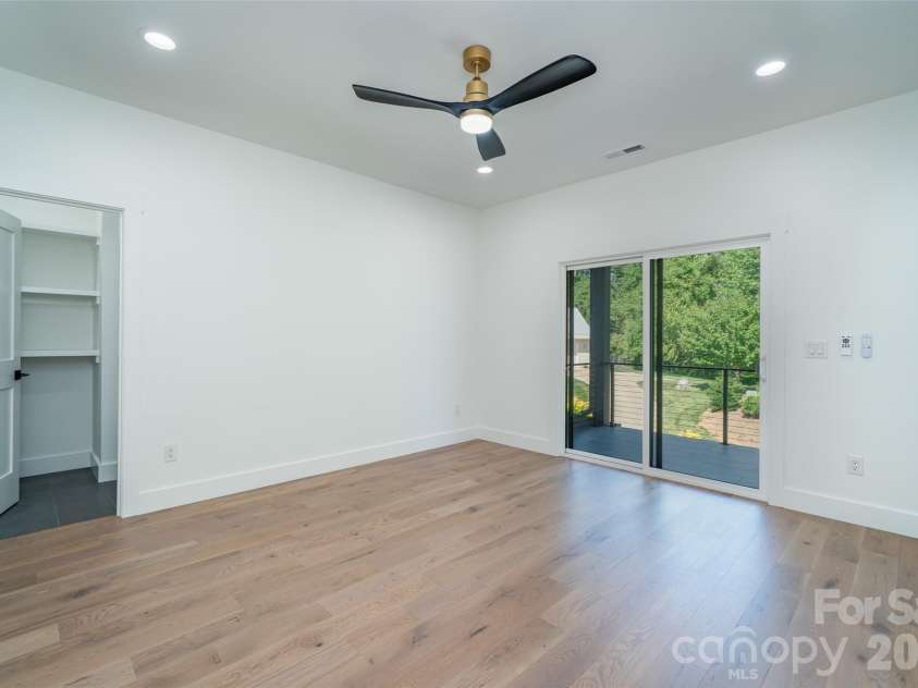 253 Eagles Eye Drive, Hendersonville, NC 28792.  MLS# CAR4359897, YatesRealty ID 8335. 