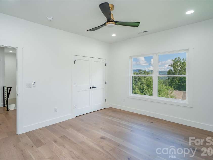253 Eagles Eye Drive, Hendersonville, NC 28792.  MLS# CAR4359897, YatesRealty ID 8335. 