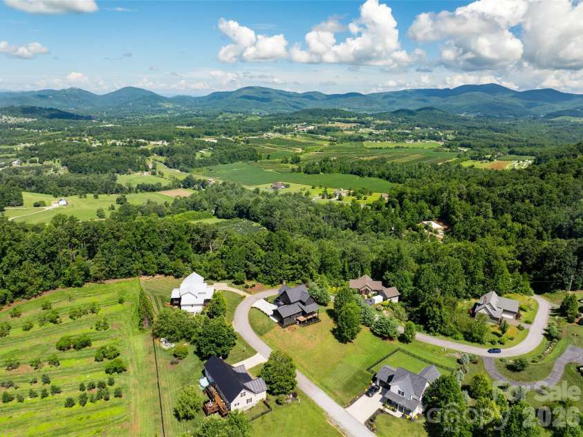 253 Eagles Eye Drive, Hendersonville, NC 28792.  MLS# CAR4359897, YatesRealty ID 8335. 