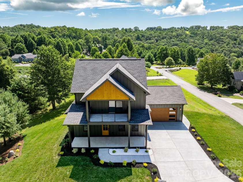 253 Eagles Eye Drive, Hendersonville, NC 28792.  MLS# CAR4359897, YatesRealty ID 8335. 