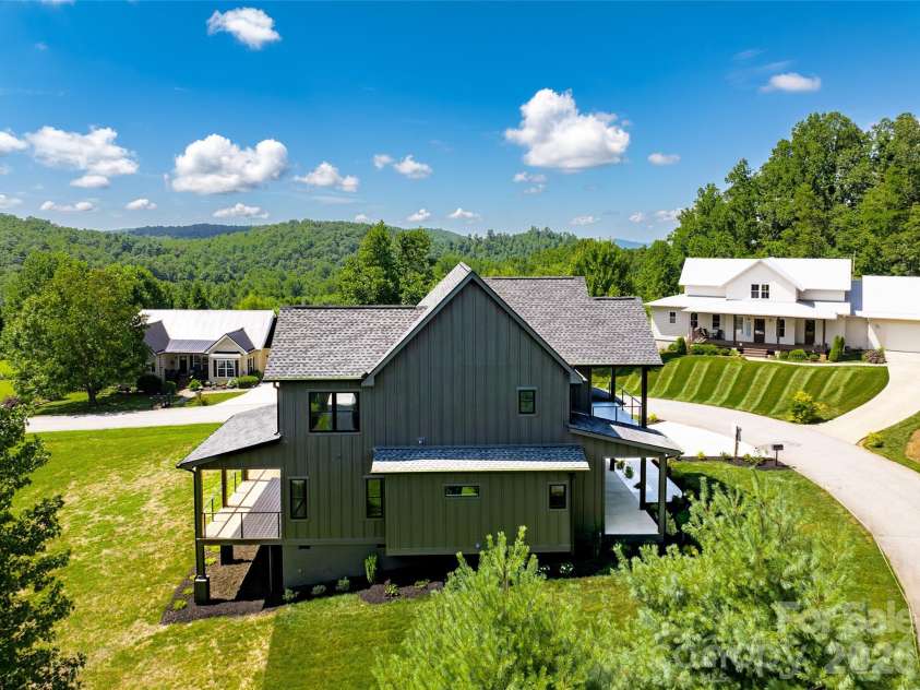 253 Eagles Eye Drive, Hendersonville, NC 28792.  MLS# CAR4359897, YatesRealty ID 8335. 