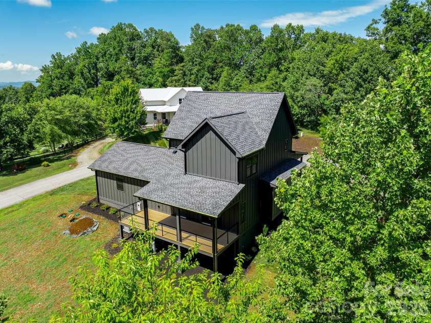 253 Eagles Eye Drive, Hendersonville, NC 28792.  MLS# CAR4359897, YatesRealty ID 8335. 