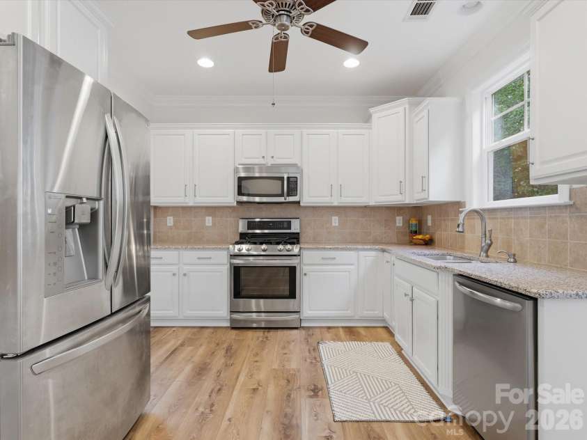 1022 Fleming Lane, Matthews, NC 28104.  MLS# CAR4375800, YatesRealty ID 8336. 