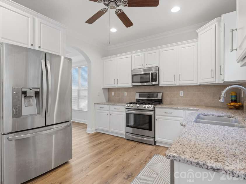 1022 Fleming Lane, Matthews, NC 28104.  MLS# CAR4375800, YatesRealty ID 8336. 