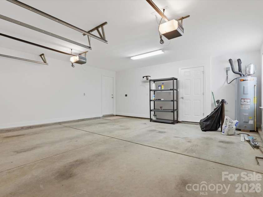 1022 Fleming Lane, Matthews, NC 28104.  MLS# CAR4375800, YatesRealty ID 8336. 