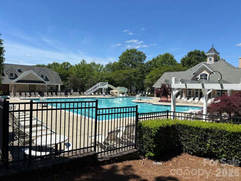 1022 Fleming Lane, Matthews, NC 28104.  MLS# CAR4375800, YatesRealty ID 8336. Community pook