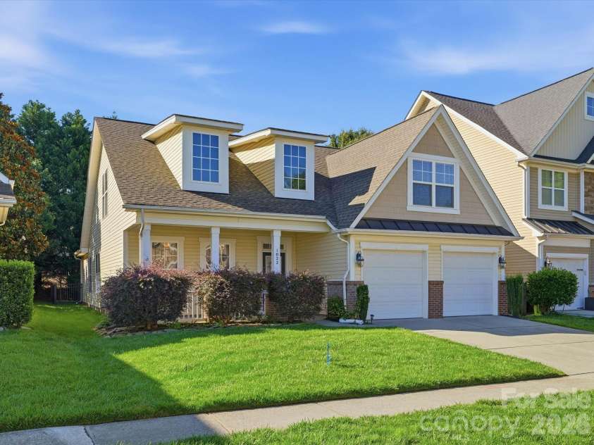 1022 Fleming Lane, Matthews, NC 28104.  MLS# CAR4375800, YatesRealty ID 8336. Front view